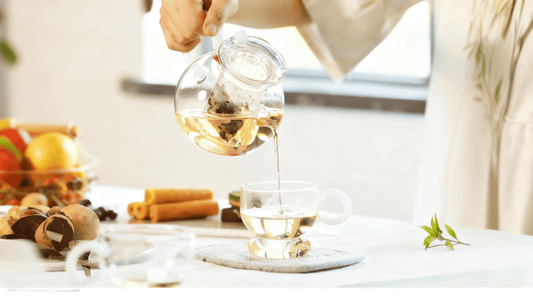 Best natural teas for glowing skin including rose tea and green tea