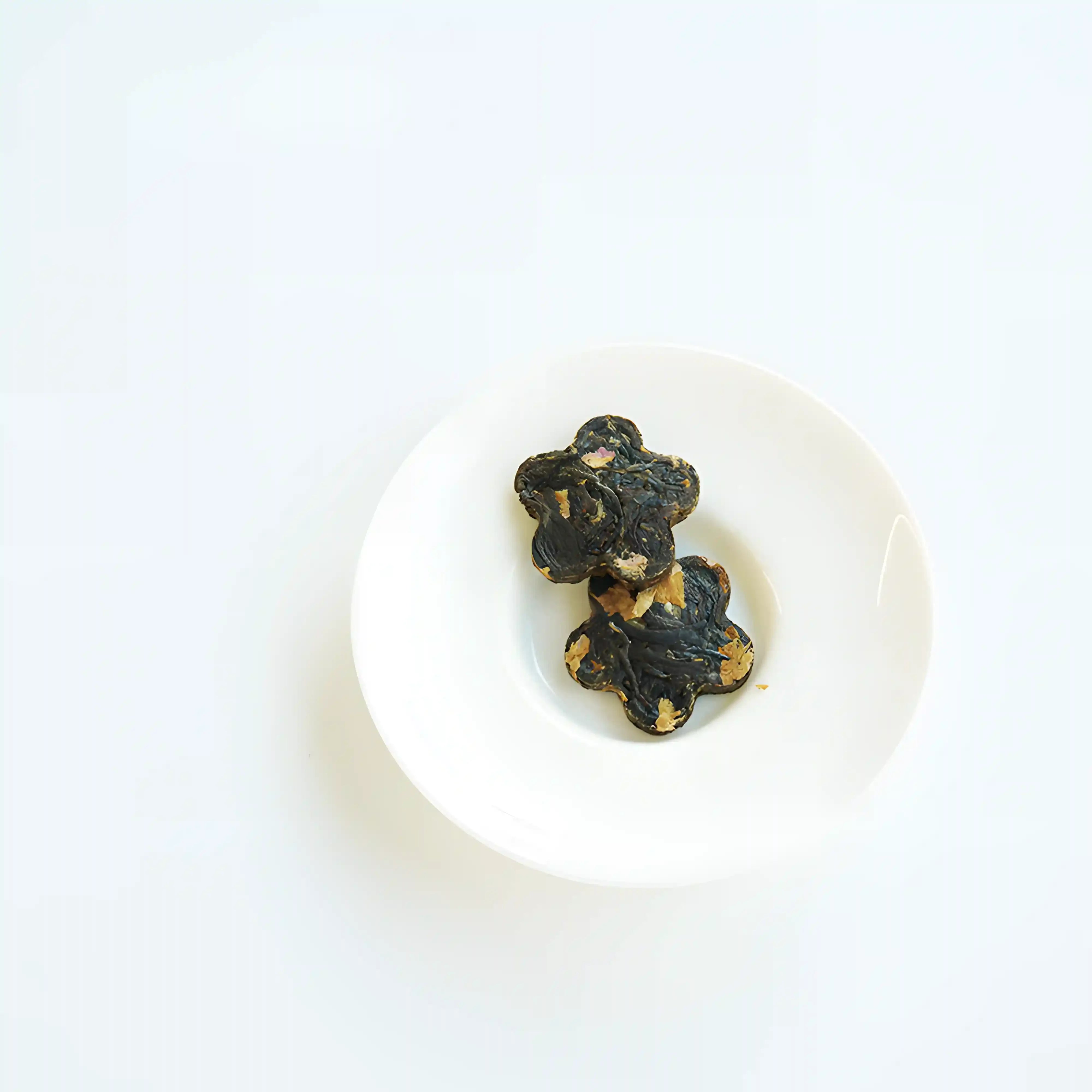 the display of Rose Black Tea compressed Herbal Tea for beauty Best Herbal Tea for AnxietyBest Tea Online High-Quality Tea for Beginners